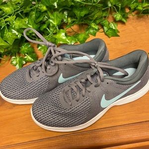 Nike tennis shoes